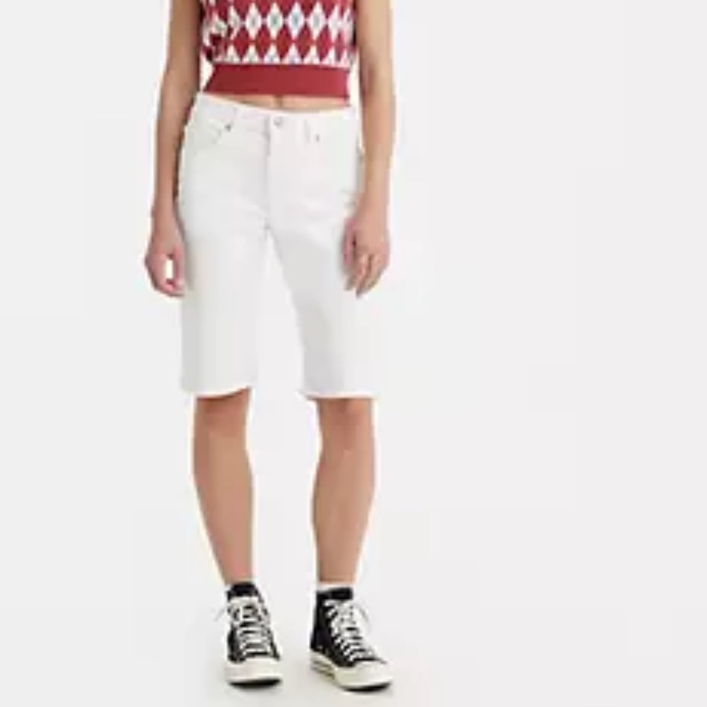 NWT Levi’s mid rise Bermuda shorts size 16